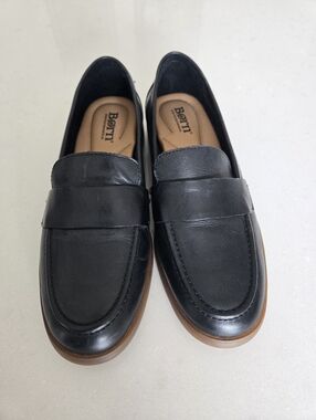 Born Black Leather Loafers with Rubber Sole Womens Size 6M